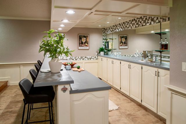 5115 S Castlewood Drive, Springfield, MO 65804