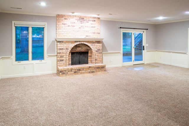 5115 S Castlewood Drive, Springfield, MO 65804