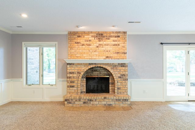 5115 S Castlewood Drive, Springfield, MO 65804