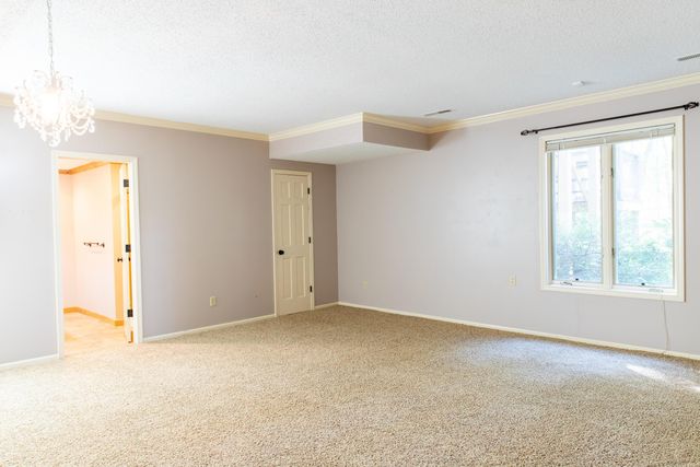 5115 S Castlewood Drive, Springfield, MO 65804