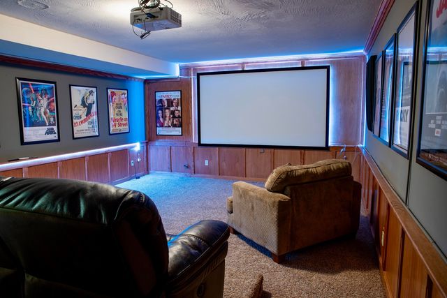 5115 S Castlewood Drive, Springfield, MO 65804