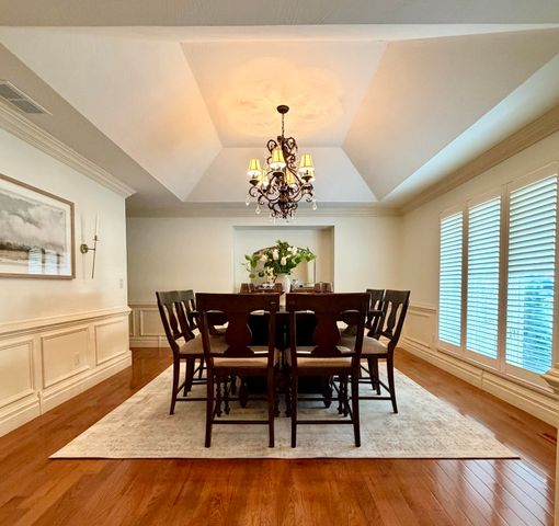5115 S Castlewood Drive, Springfield, MO 65804