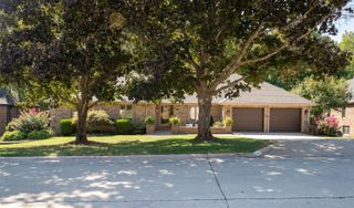 5115 S Castlewood Drive, Springfield, MO 65804