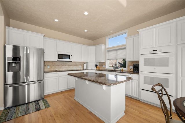 8816 E Woodland Park Dr, Spokane, WA 99217