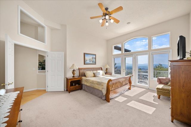 8816 E Woodland Park Dr, Spokane, WA 99217