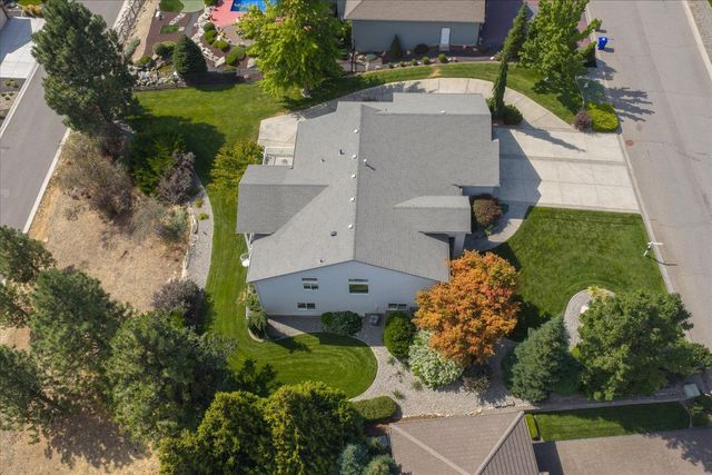 8816 E Woodland Park Dr, Spokane, WA 99217