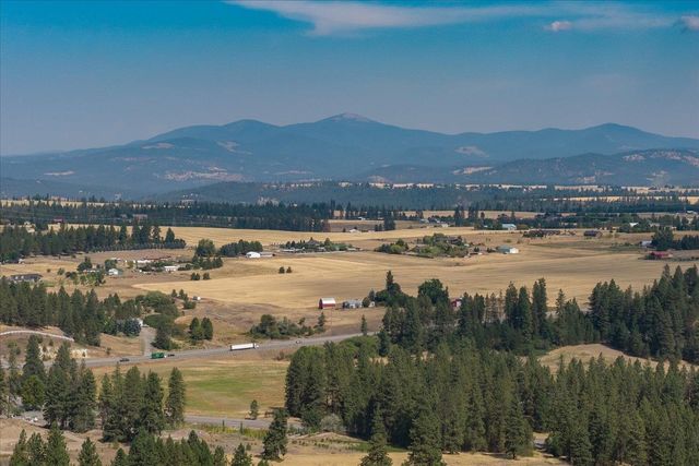 8816 E Woodland Park Dr, Spokane, WA 99217