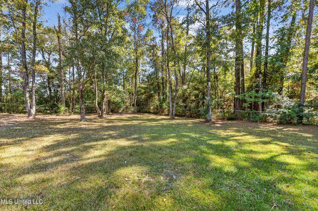 2500 Tearose Lane, Moss Point, MS 39562