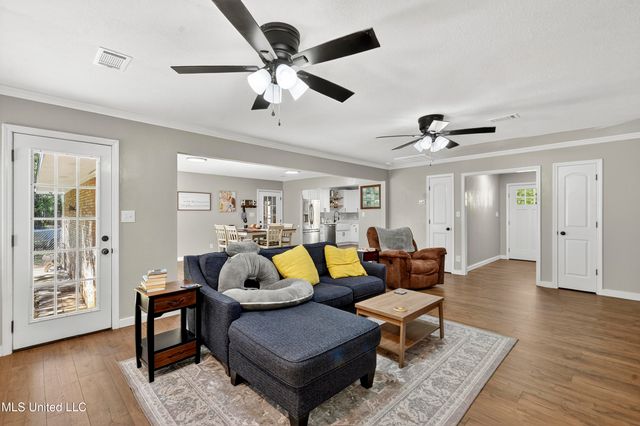 2500 Tearose Lane, Moss Point, MS 39562