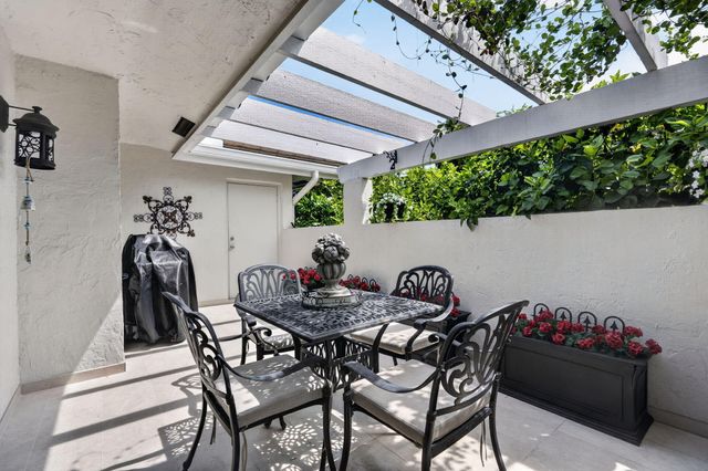 3648 Freshwater Drive, Jupiter, FL 33477