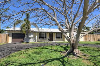 2911 NE 53rd St, Lighthouse Point, FL 33064