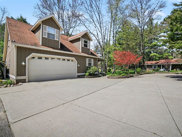 602 Fruitvale Road, Montague, MI 49437