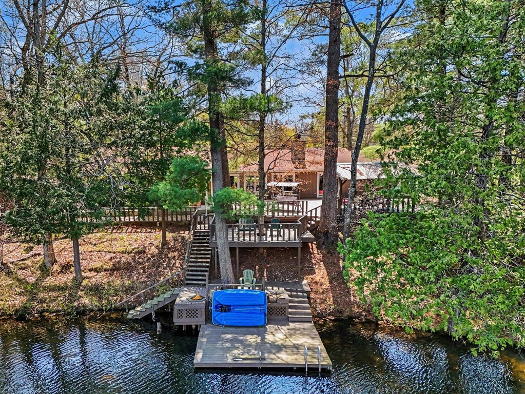 602 Fruitvale Road, Montague, MI 49437