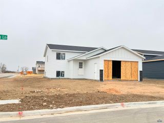 4181 MCINTOSH LN, Rapid City, SD 57703