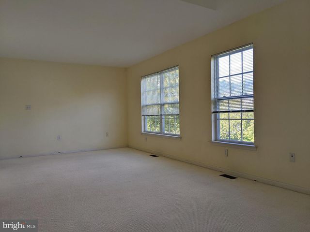 252 BRINLEY DR, Pennington, NJ 08534
