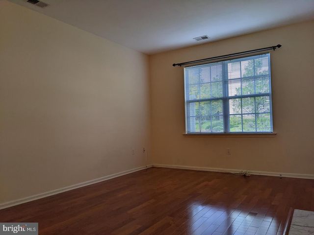 252 BRINLEY DR, Pennington, NJ 08534