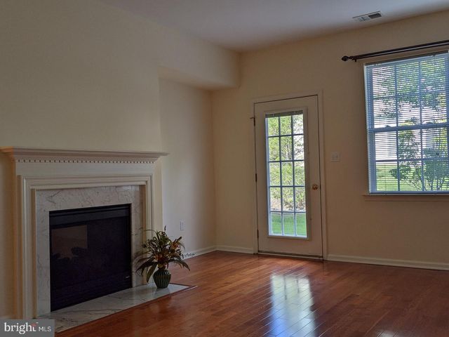 252 BRINLEY DR, Pennington, NJ 08534
