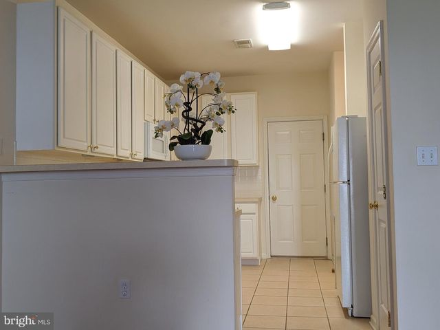 252 BRINLEY DR, Pennington, NJ 08534