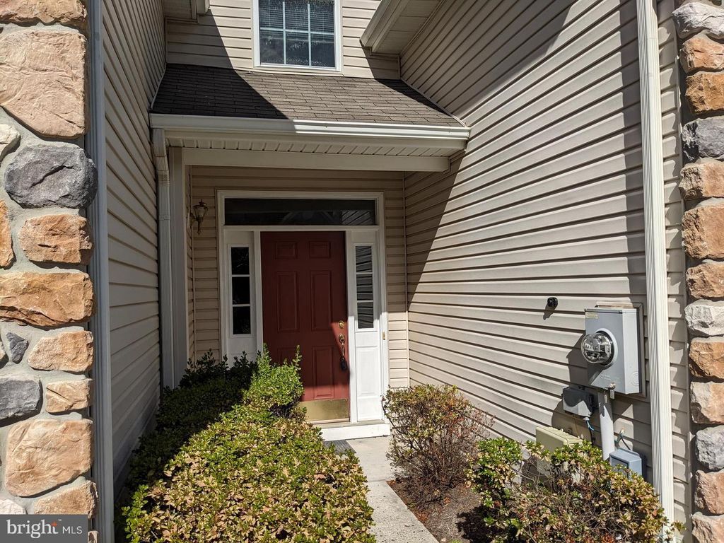 252 BRINLEY DR, Pennington, NJ 08534