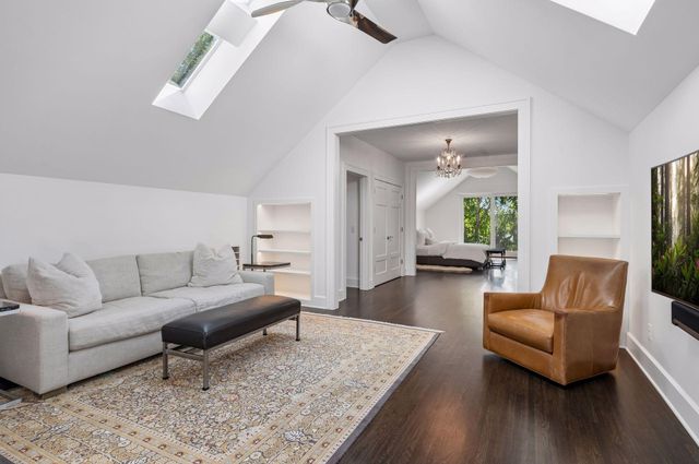 2310 Humboldt Avenue S, Minneapolis, MN 55405