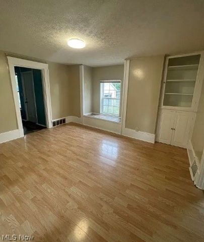 622 W 24th Street, Lorain, OH 44052