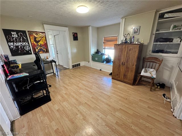 622 W 24th Street, Lorain, OH 44052