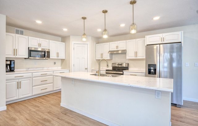 5850 6th Street NE, Fridley, MN 55432