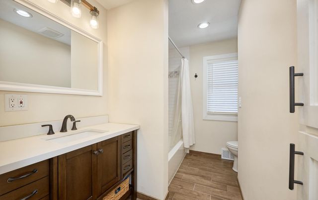 5850 6th Street NE, Fridley, MN 55432