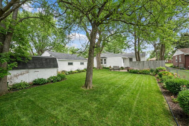 5850 6th Street NE, Fridley, MN 55432