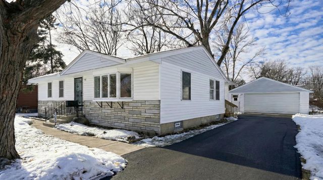 5850 6th Street NE, Fridley, MN 55432