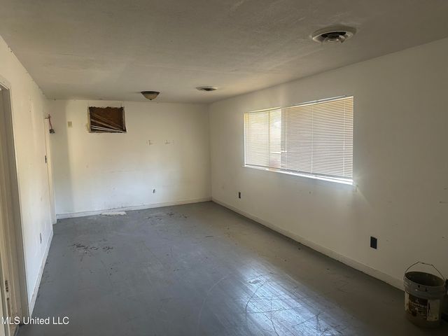 2451 Coronet Place, Jackson, MS 39204