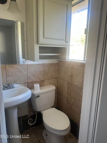 2451 Coronet Place, Jackson, MS 39204