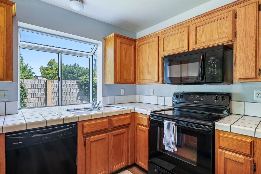 Image 12 of property listing at 8735 N Cedar Avenue # 109, Fresno, CA 93720