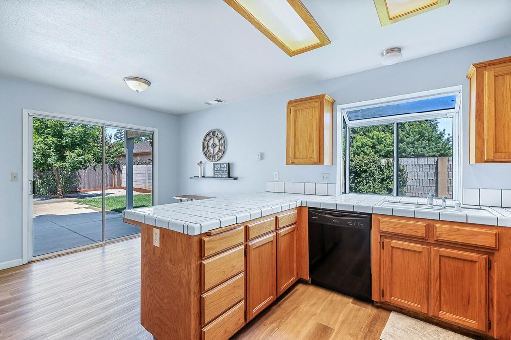 Image 14 of property listing at 8735 N Cedar Avenue # 109, Fresno, CA 93720