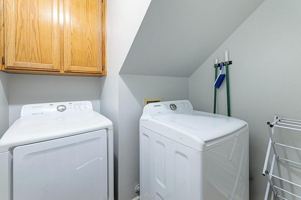Image 15 of property listing at 8735 N Cedar Avenue # 109, Fresno, CA 93720