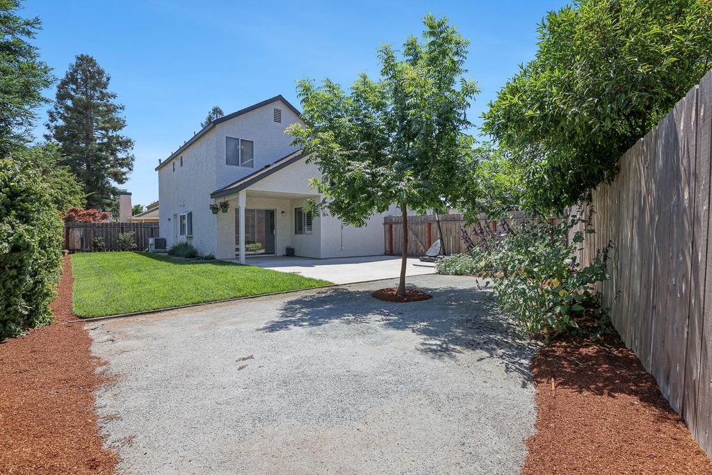 Image 28 of property listing at 8735 N Cedar Avenue # 109, Fresno, CA 93720