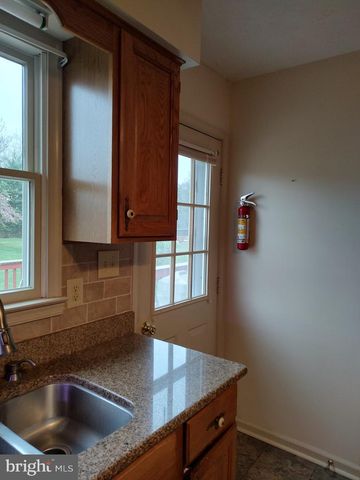 3 MEADOW LN, Luray, VA 22835