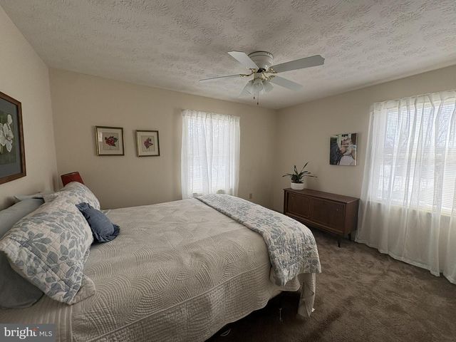 3 MEADOW LN, Luray, VA 22835