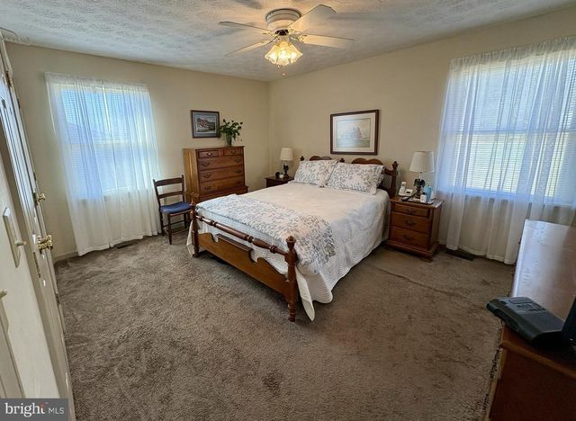 3 MEADOW LN, Luray, VA 22835