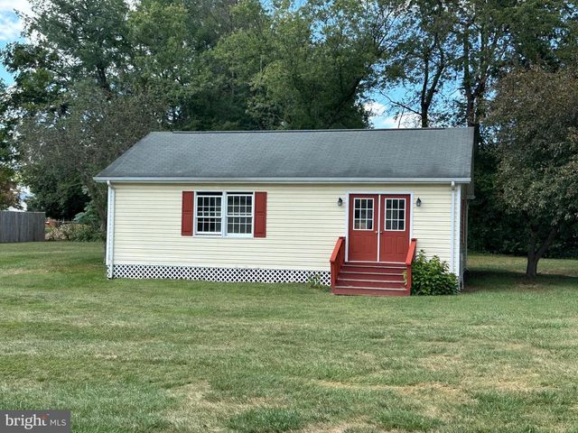 3 MEADOW LN, Luray, VA 22835