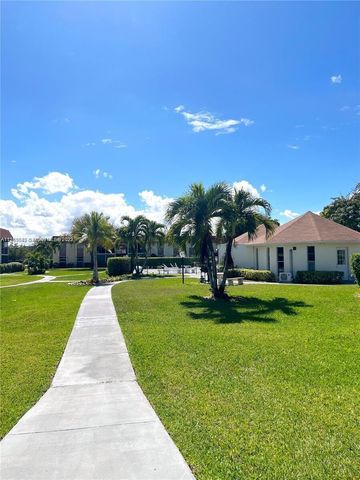 22755 SW 66th Avenue 103, Boca Raton, FL 33428