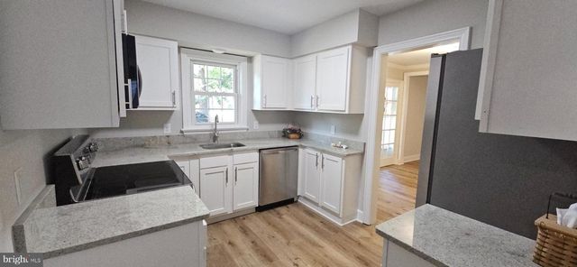 1414 S BRADDOCK ST, Winchester, VA 22601