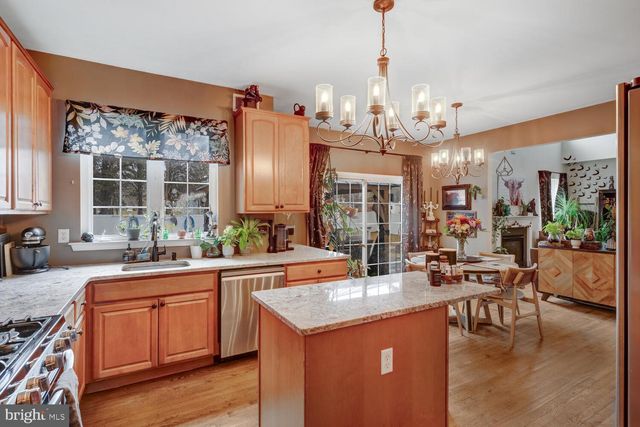 1 MARIA DR, Little Egg Harbor Twp, NJ 08087