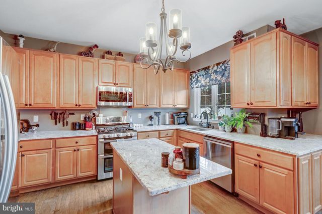 1 MARIA DR, Little Egg Harbor Twp, NJ 08087