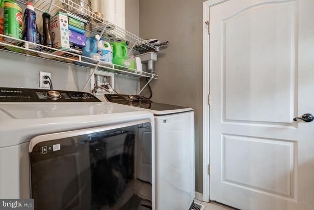 1 MARIA DR, Little Egg Harbor Twp, NJ 08087