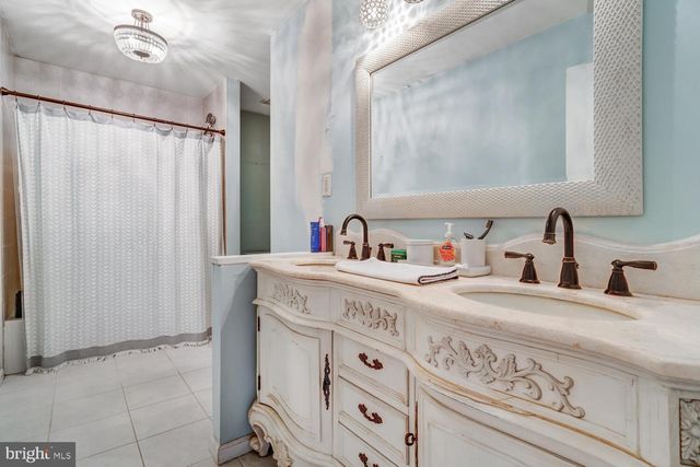 1 MARIA DR, Little Egg Harbor Twp, NJ 08087