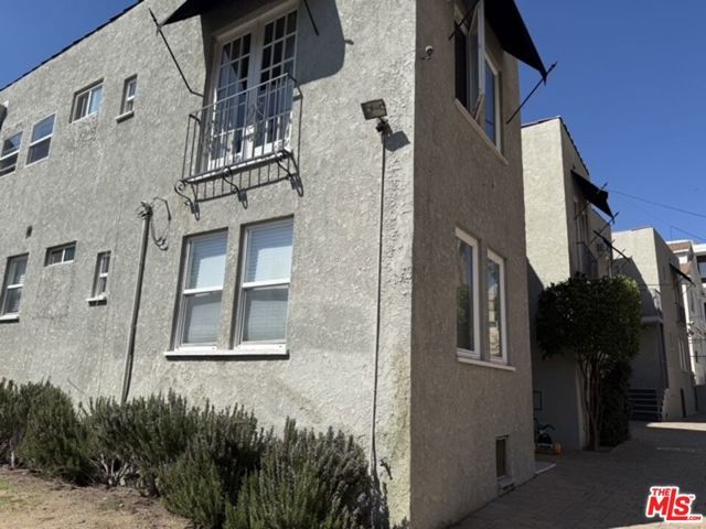 1750 N La Brea Avenue, Los Angeles, CA 90046