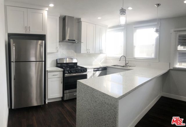 1750 N La Brea Avenue, Los Angeles, CA 90046