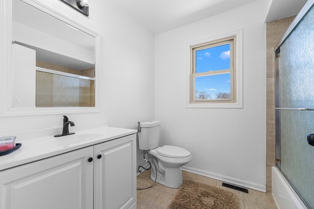 9733 S Cambridge Court, Palos Hills, IL 60465