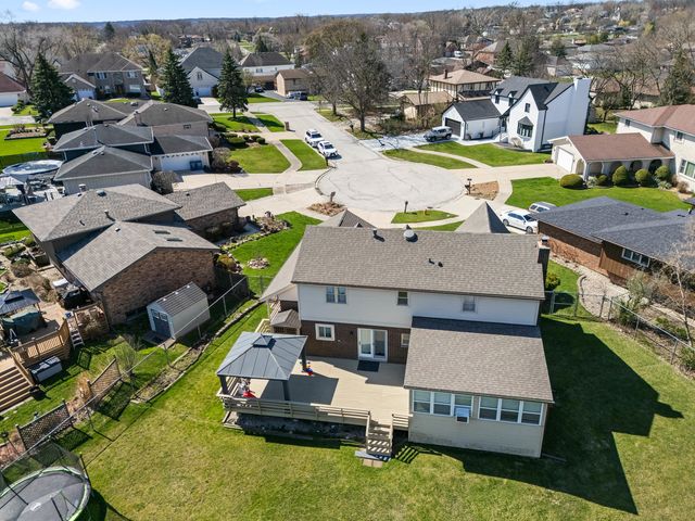 9733 S Cambridge Court, Palos Hills, IL 60465